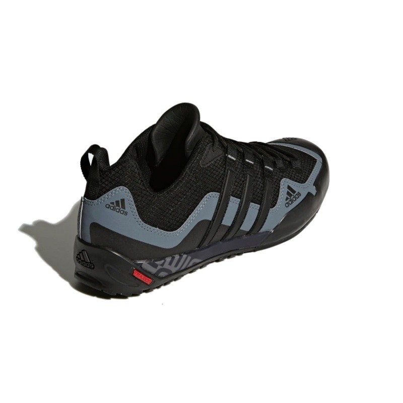 TERREX SWIFT SOLO APPROACH adidas trasera lateral